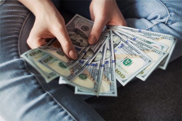 在全球不确定的动荡局面中，黄金的地位不可取代